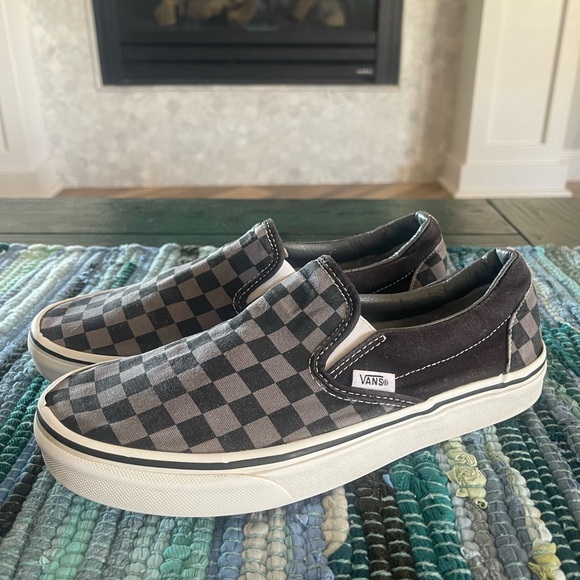 Black and grey checkered slip-on Vans - Picture 1 of 6